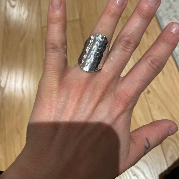 Large sterling silver hammered texture ring - Picture 3 of 3